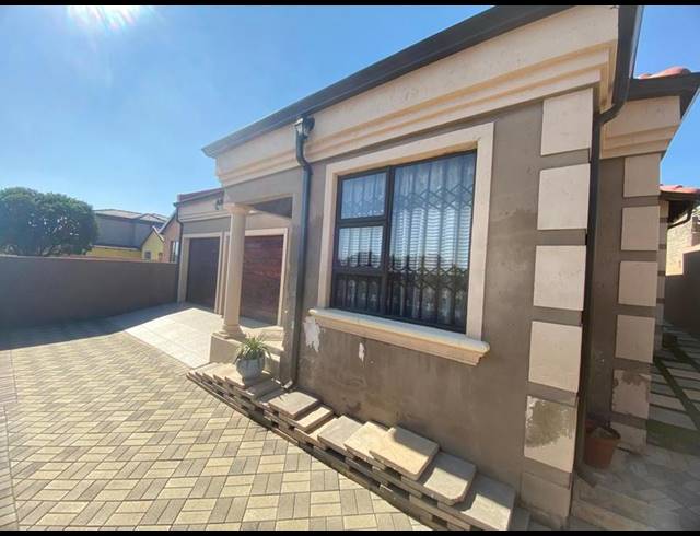 4 BEDROOM HOUSE FOR SALE IN BIRCH ACRES